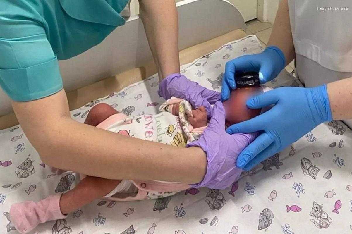 Перинатальный центр Удмуртии получил новое оборудование для обследования глазного дна