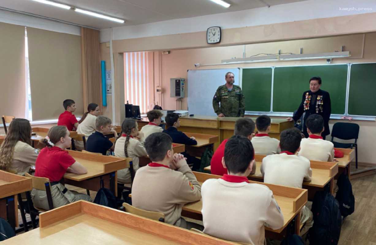 Ветераны войн рассказали юнармейцам из Хабаровска об ужасах нацизма и терроризма, а также примерах мужества россиян