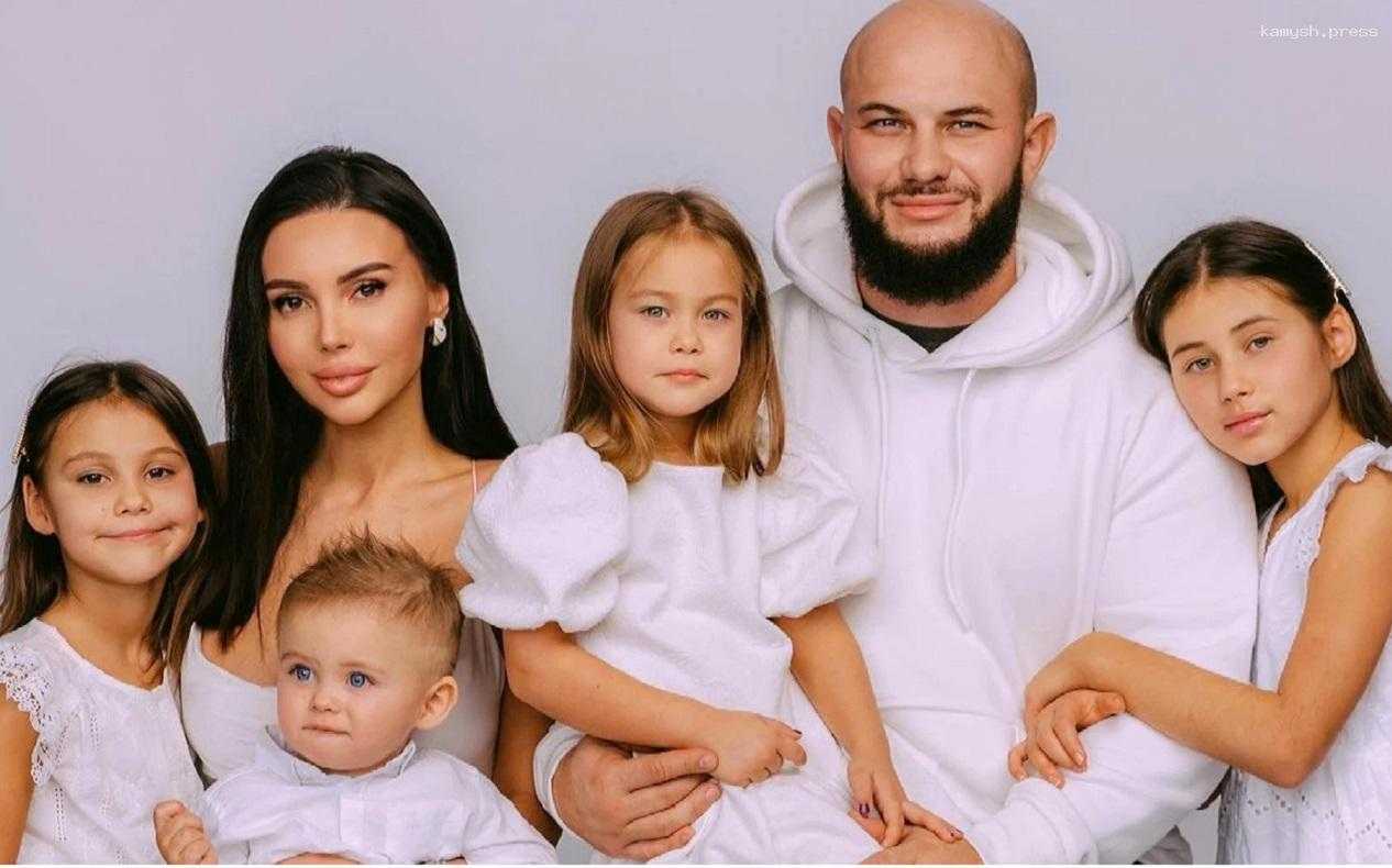 Оксана Самойлова рассказала про состояние госпитализированной дочери