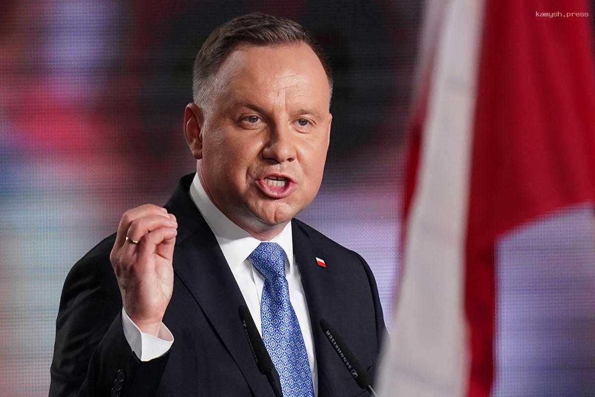 Глава Польши приостановил действие Договора об обычных вооруженных силах в Европе