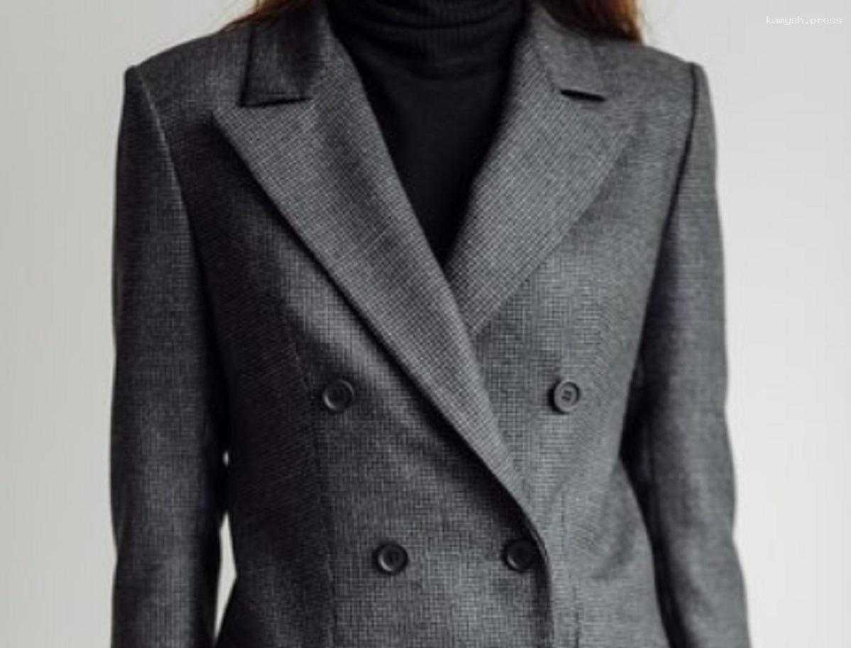 Эксперт назвала деталь одежды, которая станет прекрасным дополнением в гардеробе женщины