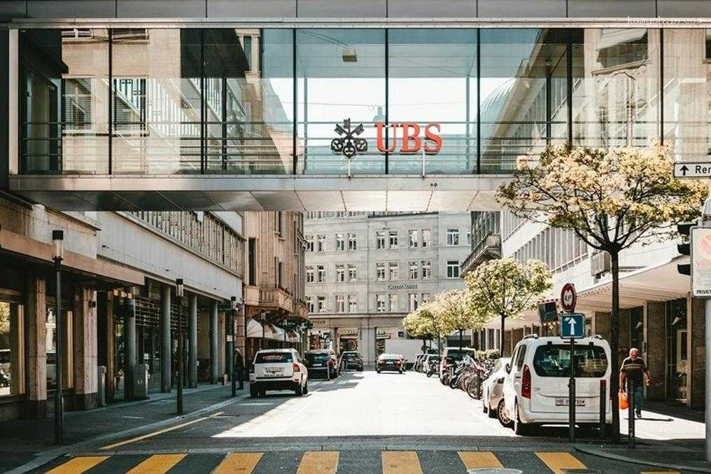 Россияне с двойным гражданством столкнулись с проблемами в ряде банков Швейцарии