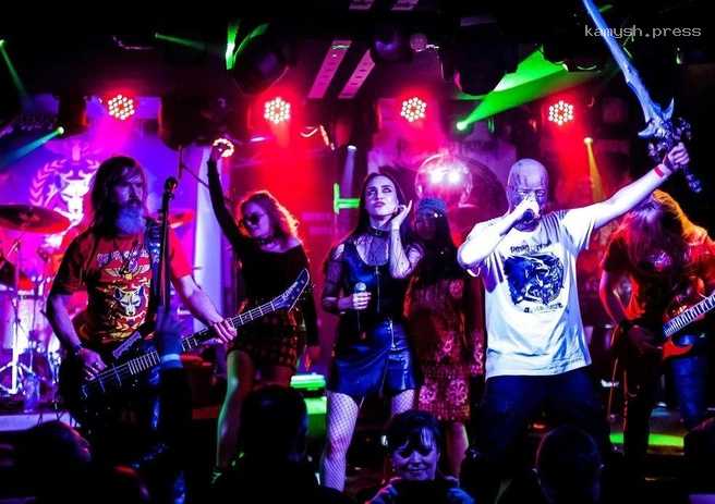 Из популярной панк-группы уходит барабанщик после инцидента в Нижним Новгороде