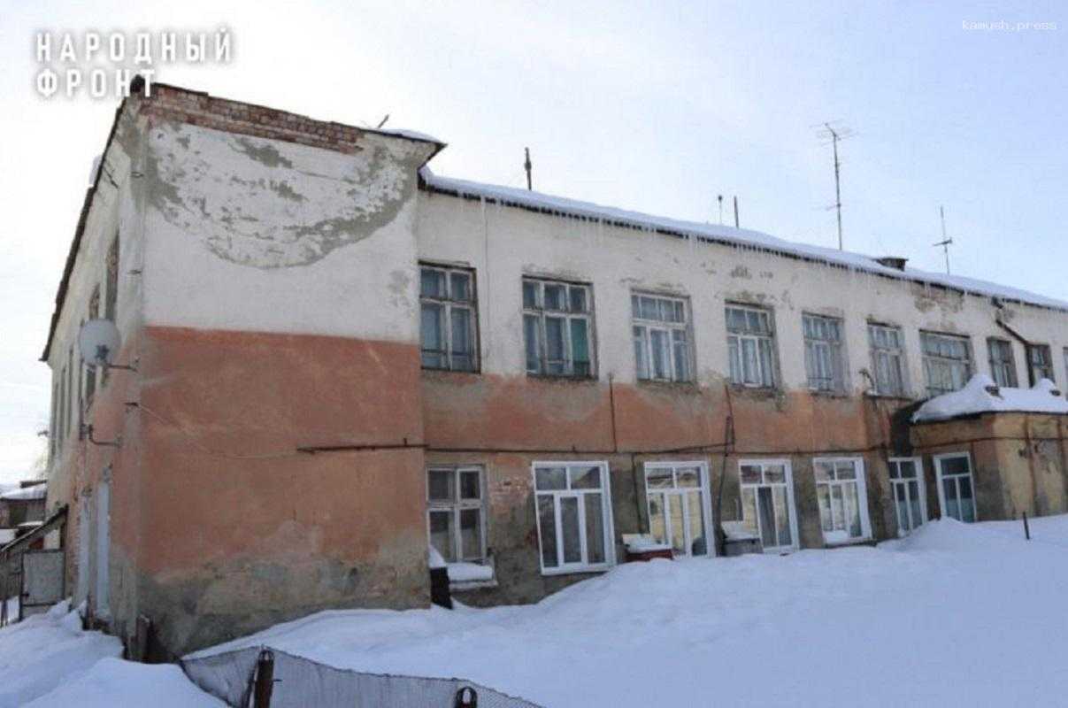 Глава СКР заинтересовался ульяновским поселком, где люди живут в ветхом детсаду