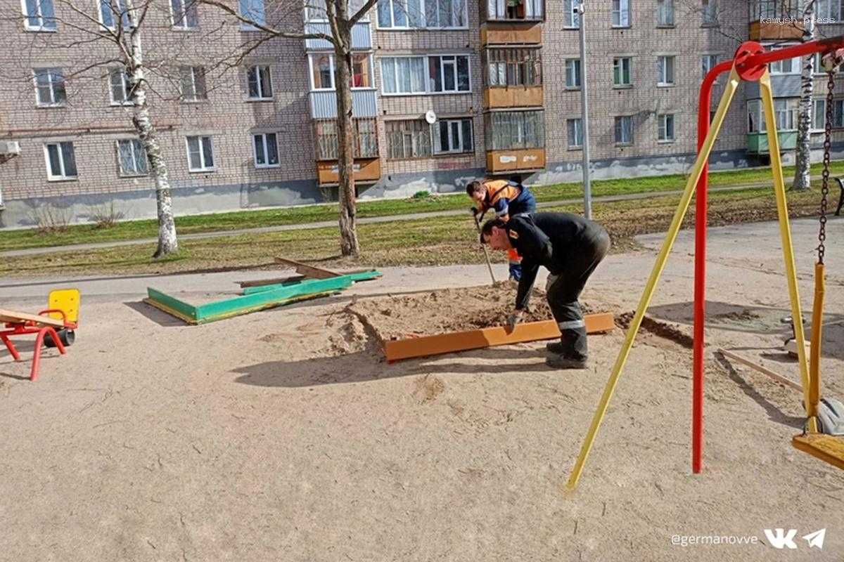 В Череповце приступили к ремонту детских площадок