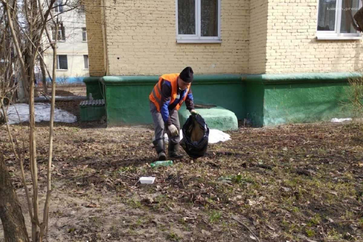 В г.о. Лобня за неделю осушили 500 кубометров луж и убрали мусор в 160 дворах