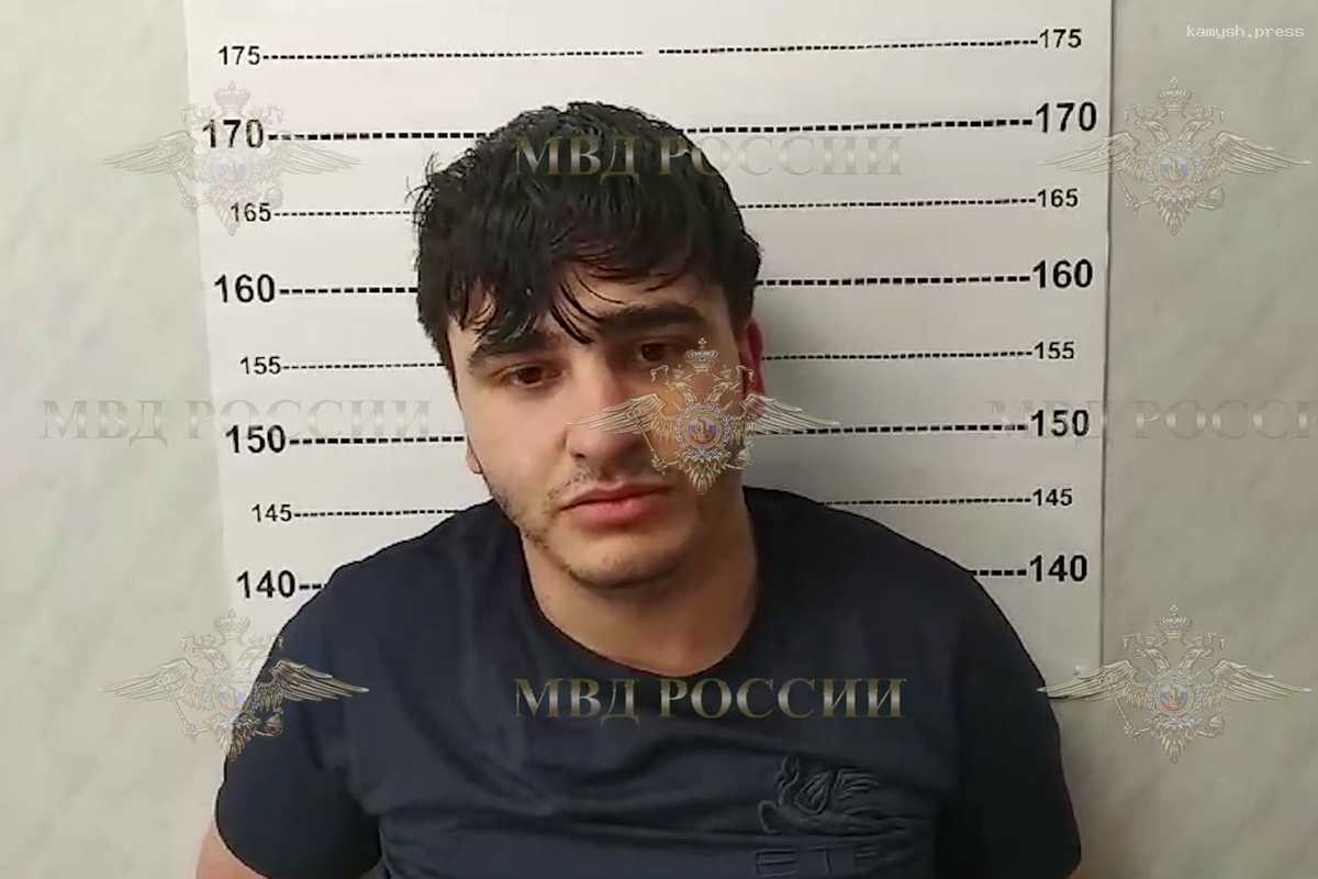 Родственники мигранта, убившего москвича, возложили цветы к месту трагедии