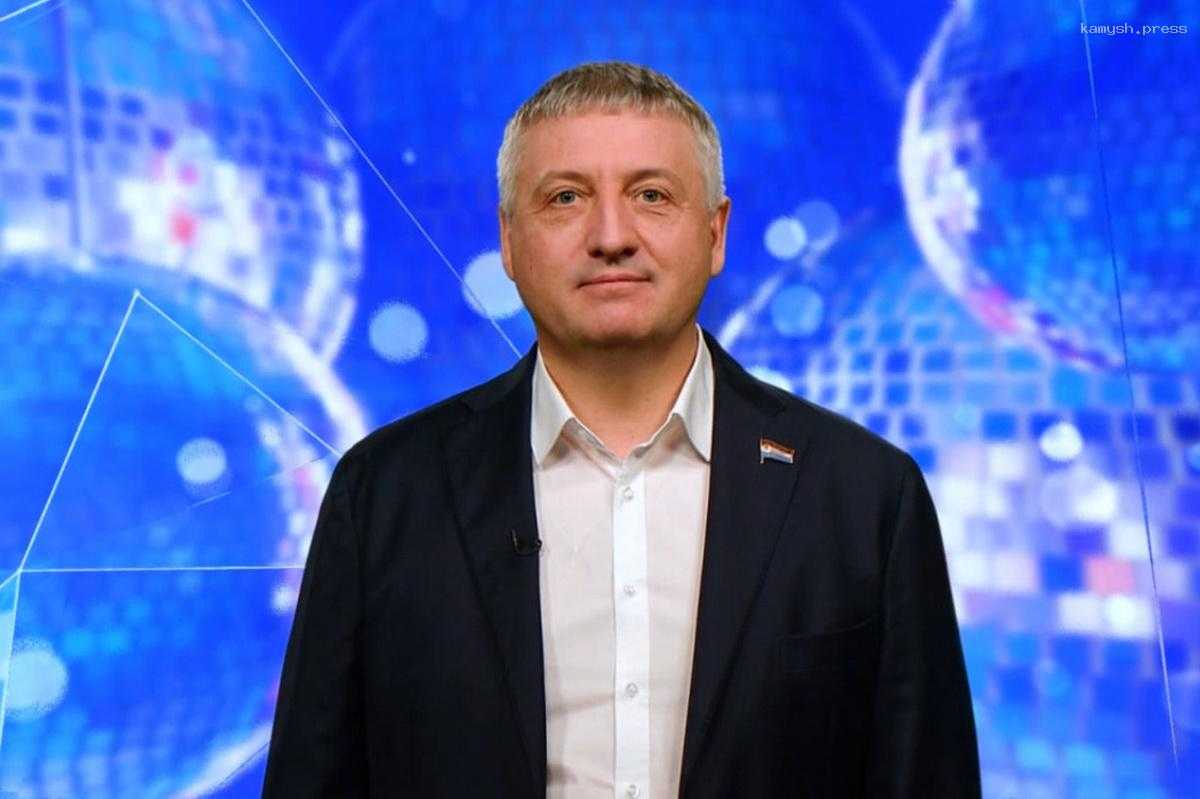 Два года не платил сотруднику зарплату самарский депутат-миллионер Денис Волков