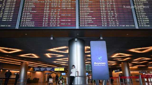 Около тысячи таджикских мигрантов застряли в аэропортах Москвы