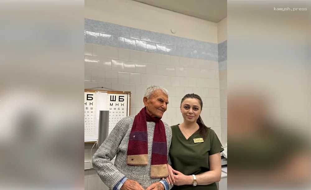 Астраханские врачи наполовину вернули зрение 97-летнему ветерану ВОВ