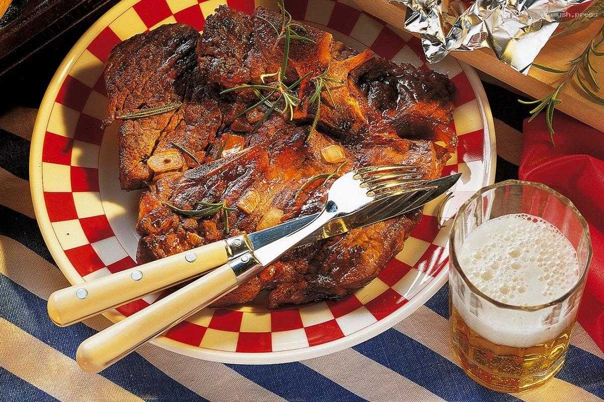 Врач Панина предостерегла от употребления шашлыка с шампанским