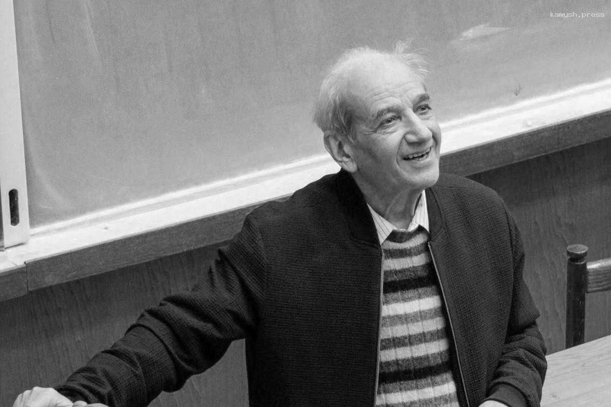 Умер лингвист, академик РАН Юрий Апресян