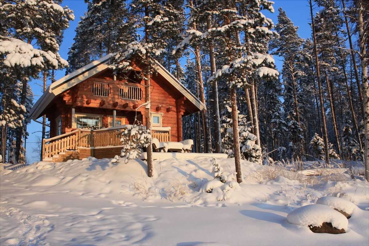 Россияне, желающие собственный дом, видят его рядом с городом и хотят там отдыхать