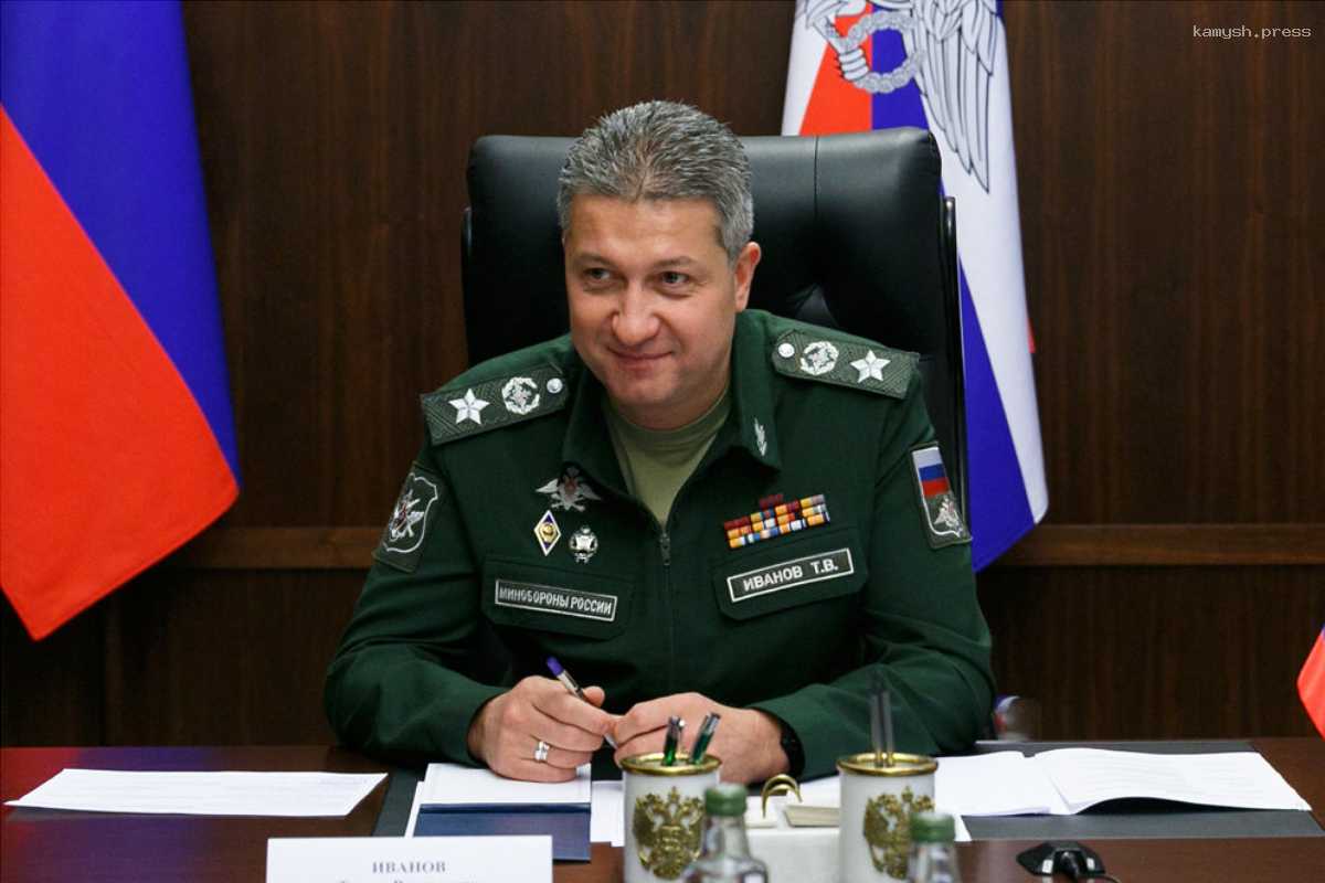 Машины замминистра обороны Иванова год назад были переписаны на бывшую жену