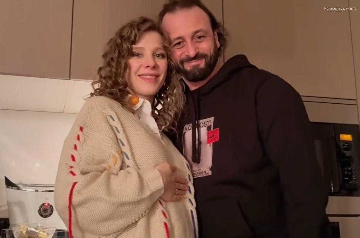 Елизавета Арзамасова беременна во второй раз