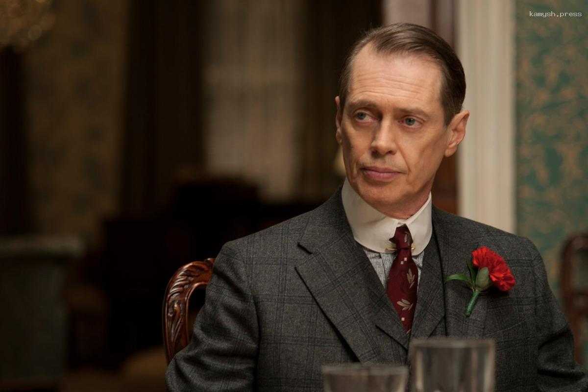 Звезда «Подпольной империи» исполнит одну из ролей в сериале «Уэнсдей»