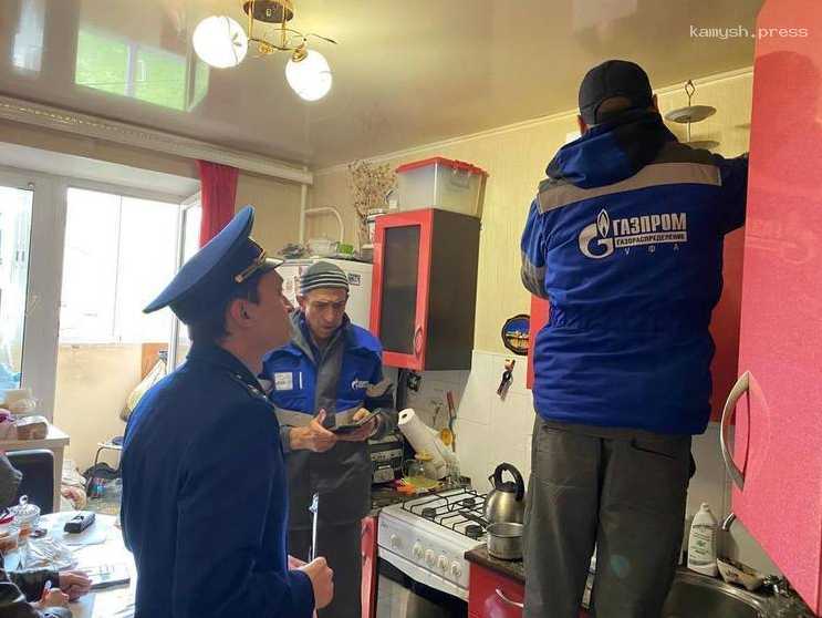 В Башкирии бабушка и двое внуков отравились угарным газом, пытаясь согреться при помощи духовки