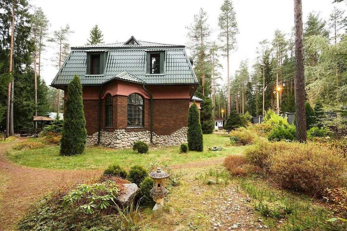 Эксперты отмечают взлёт спроса на коттеджи и участки в Петербурге и Ленобласти