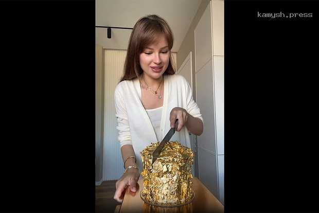 Интернет-кондитер оценила кулич за 27 тысяч рублей