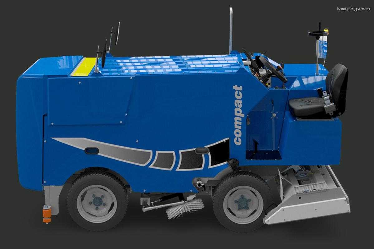 Спортшколы в трех районах Татарстана получат машины для заливки льда