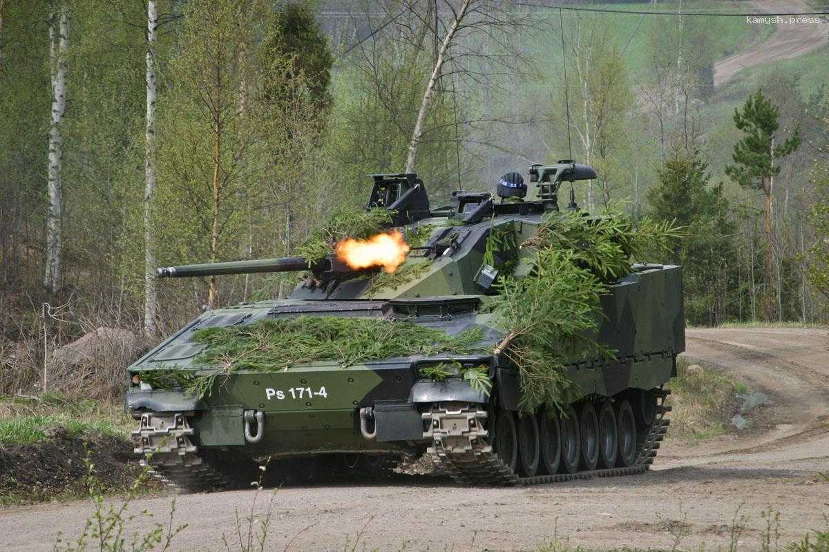 Финляндия начала хранить военную технику в Норвегии