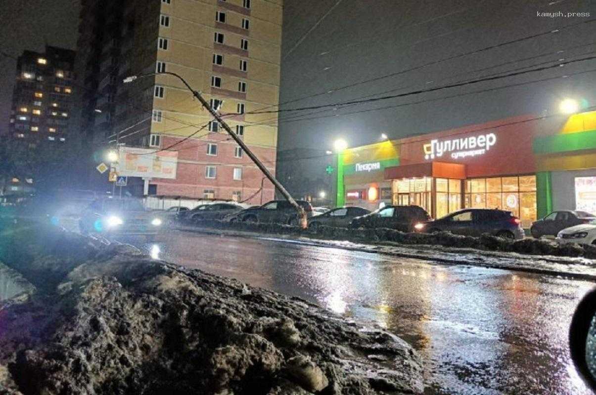 Через два дня на улице Кролюницкого установят новую опору со светильником