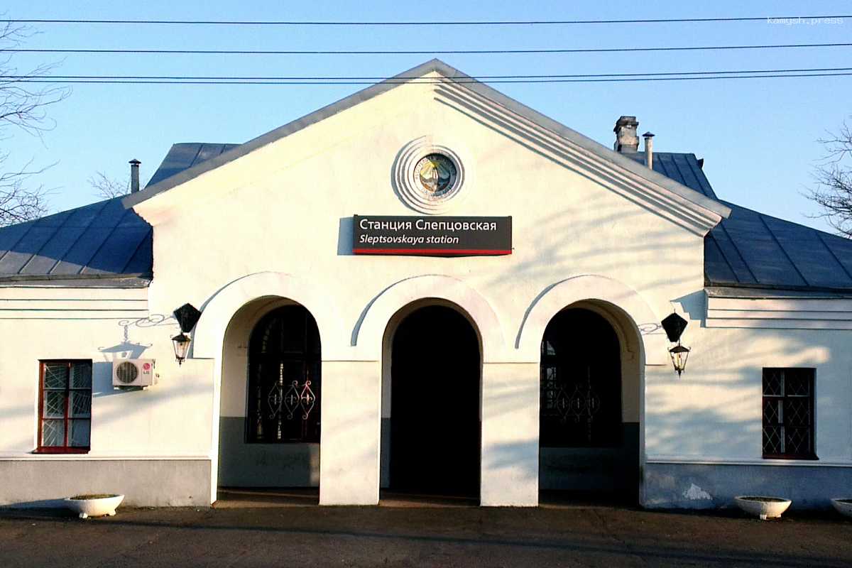 В Ингушетии восстановят железную дорогу и вокзал, чтобы запустить поезда в Баку