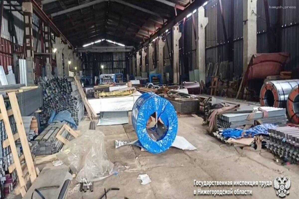 В Нижнем Новгороде начальника производства раздавил грузовик прямо на складе