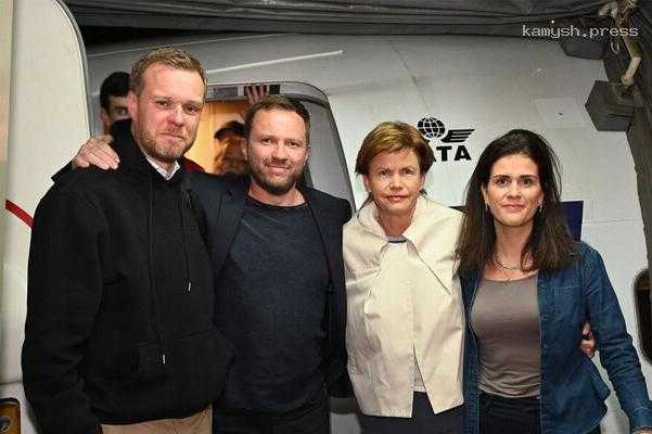 Главы МИД Литвы, Эстонии и Исландии пришли на акцию протеста в Тбилиси