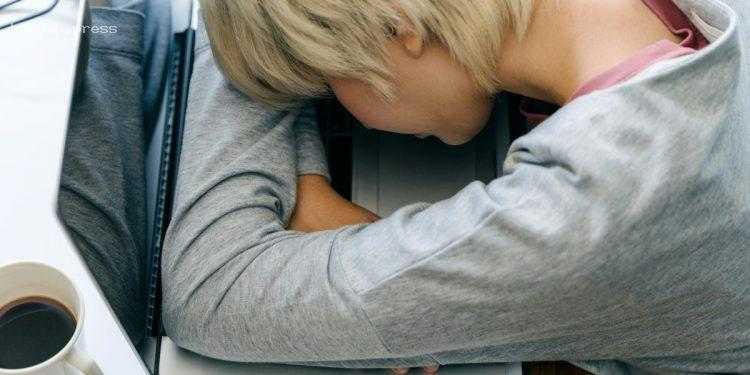 Психотерапевт объяснил причины возникновения чувства апатии, астении и усталости у украинцев