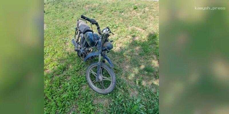 В воронежском селе опрокинувшимся на мопеде школьникам 11 и 14 лет потребовалась госпитализация