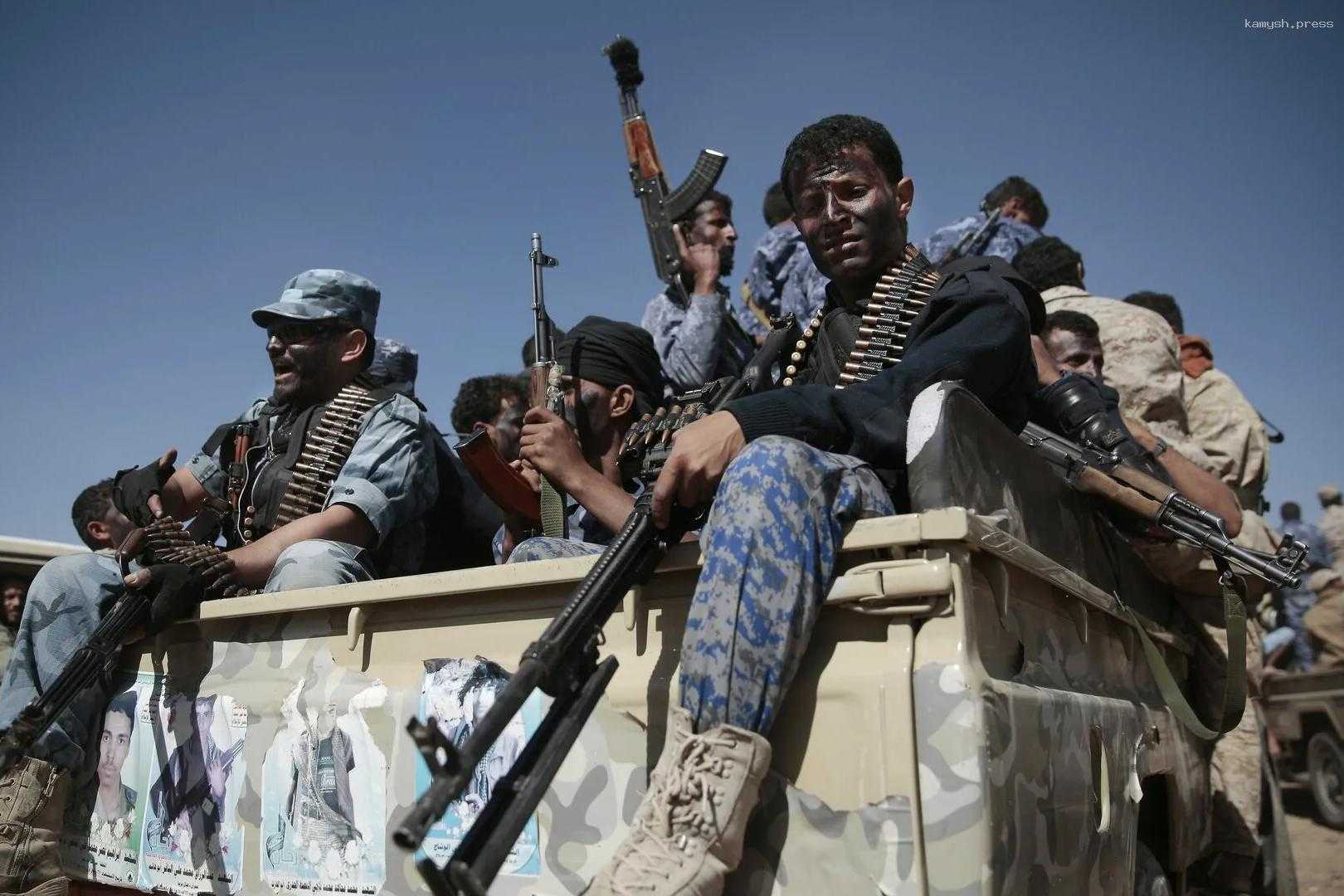 Хуситы заявили, что атакованное ими судно затонуло в Аденском заливе