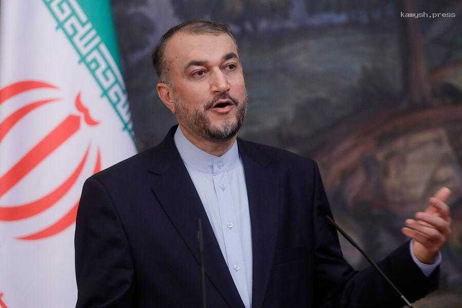 Глава МИД Ирана не должен был лететь на вертолёте Раиси