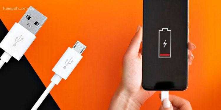 Специалисты объяснили, почему лучше избегать 100-процентой зарядки смартфона