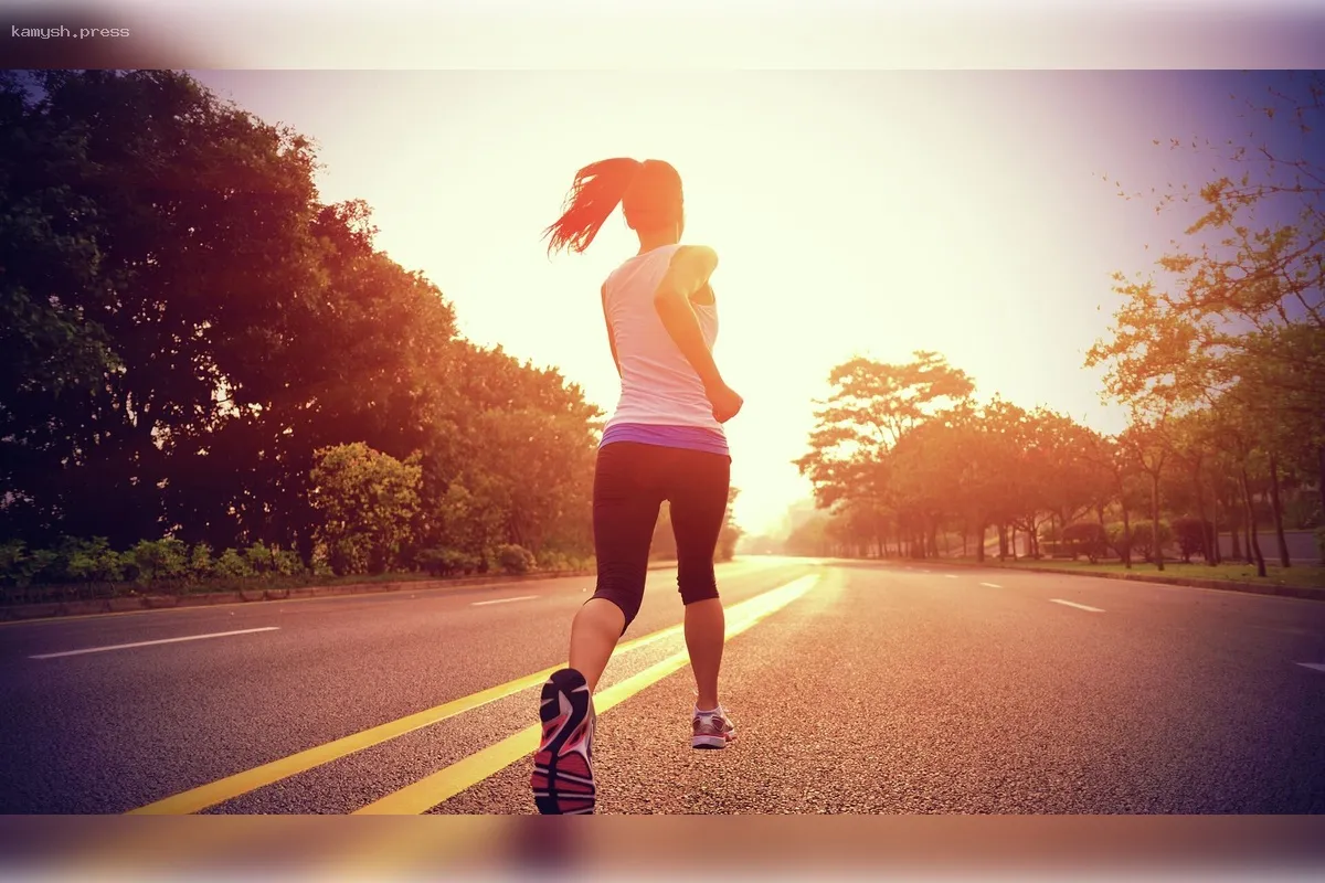 Установлена взаимосвязь между употреблением сладких напитков и болями в боку во время физической активности