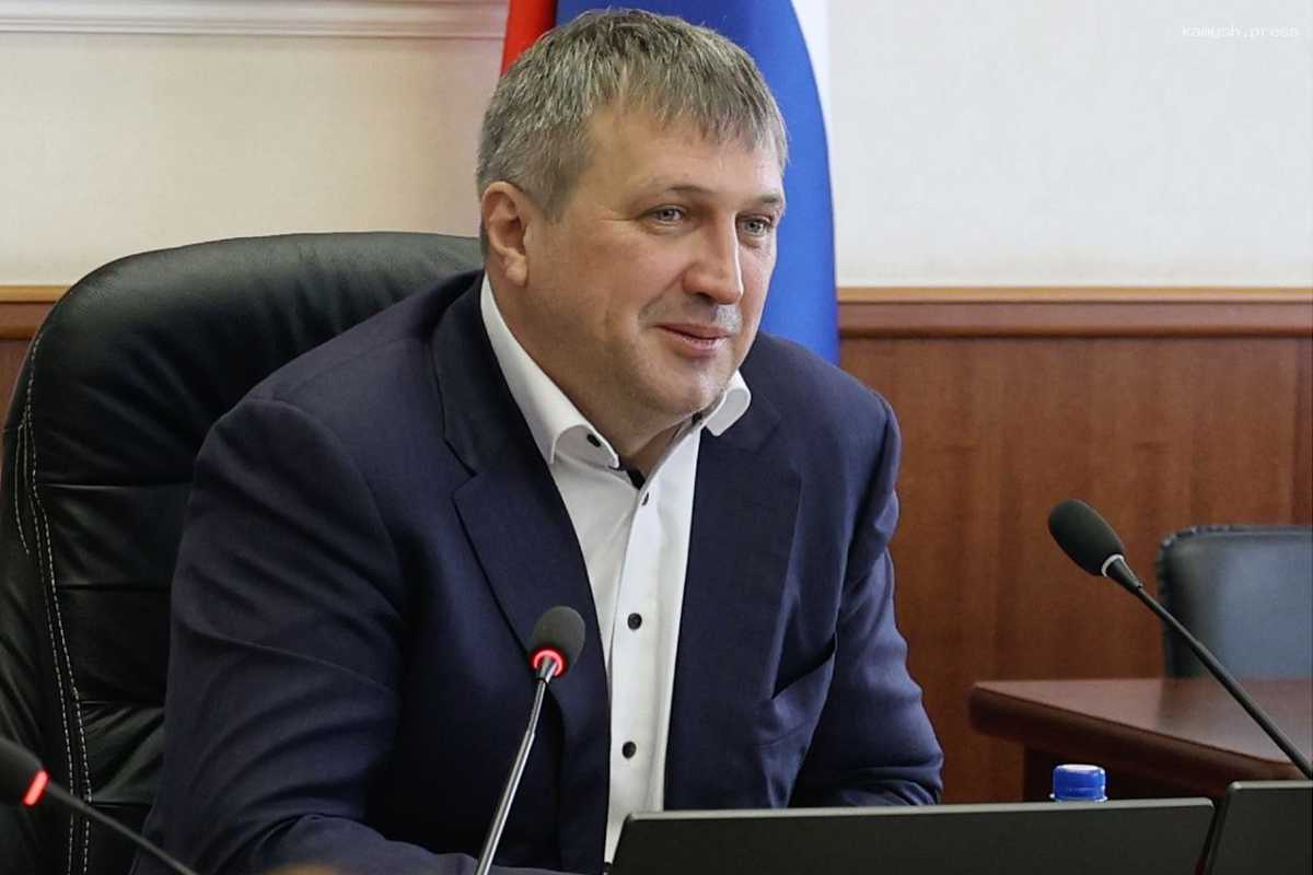 Иван Носков поздравил с праздником всех, «для кого Россия – действительно мама»