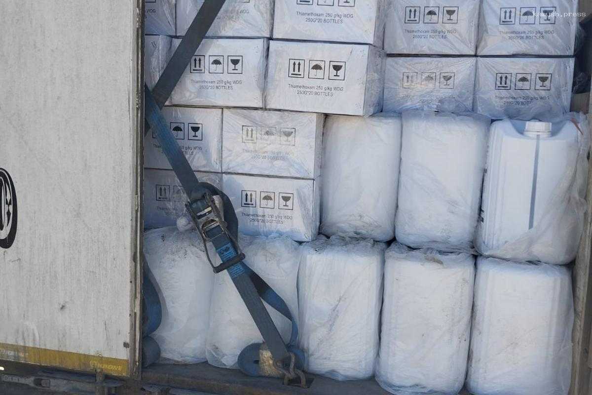 В Саратовскую область пытались ввезти запрещенные китайские химикаты