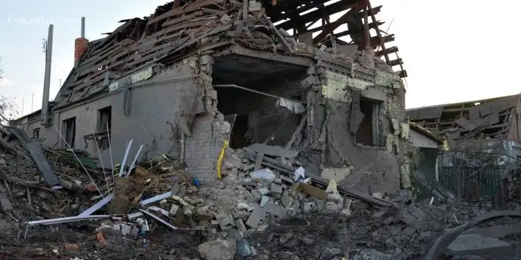 РФ ночью обстреляла дома и предприятия Запорожья, есть раненые — Федоров (ВИДЕО)