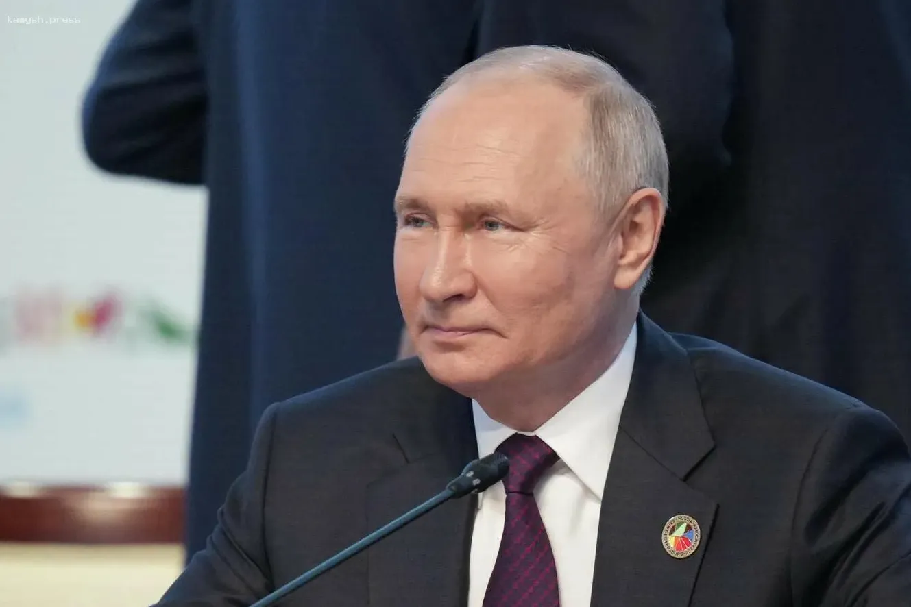 Путин назвал общение с достойными людьми отдыхом