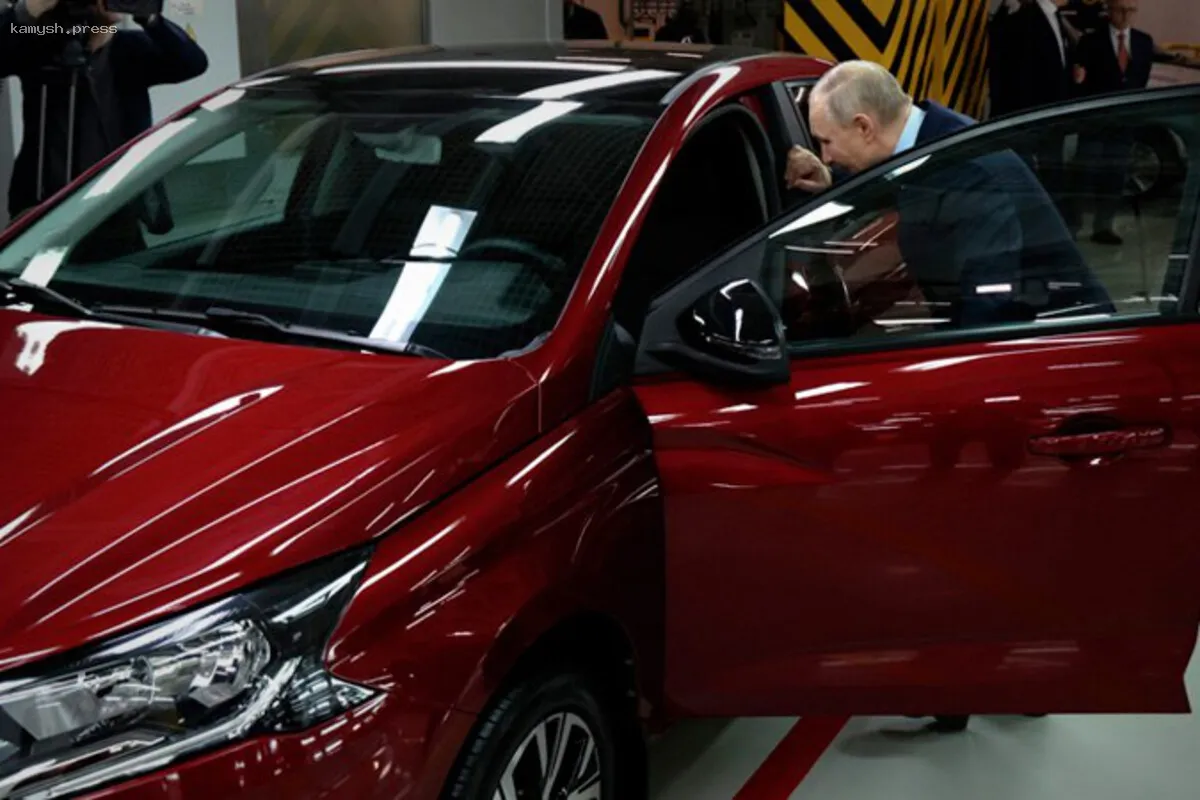 Путин: Государство будет поддерживать экспорт автопрома