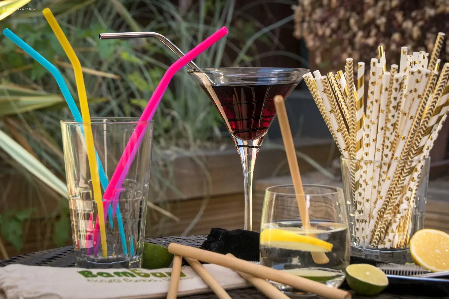 Бумажные трубочки для напитков могут быть вреднее пластиковых