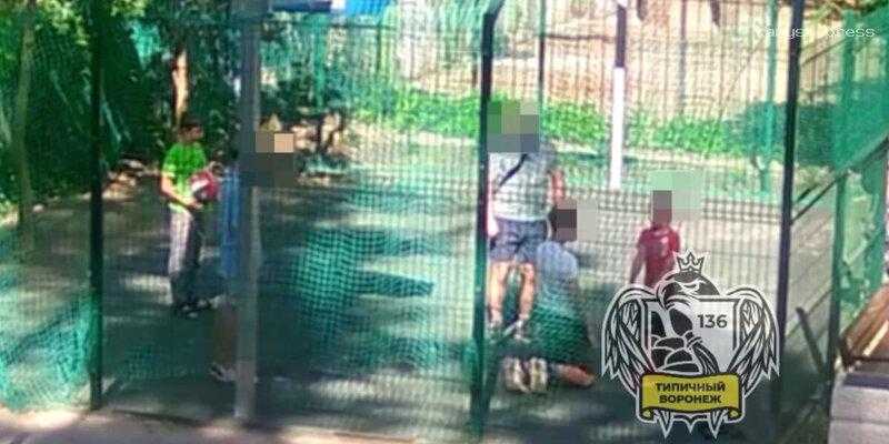 Воронежская прокуратура проверит инцидент с издевательствами мужчины над подростками на детской площадке