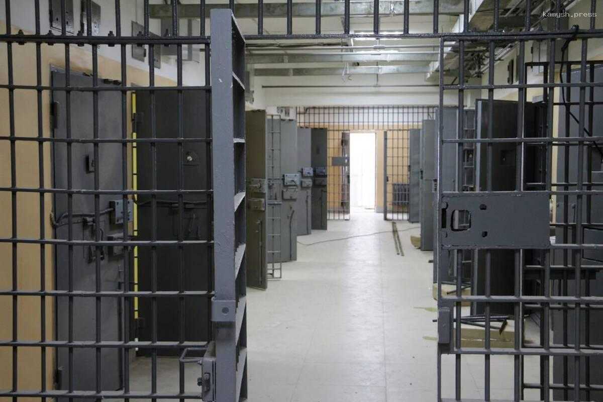 В Тюменской области пьяный мужчина изнасиловал девочку у сельского клуба