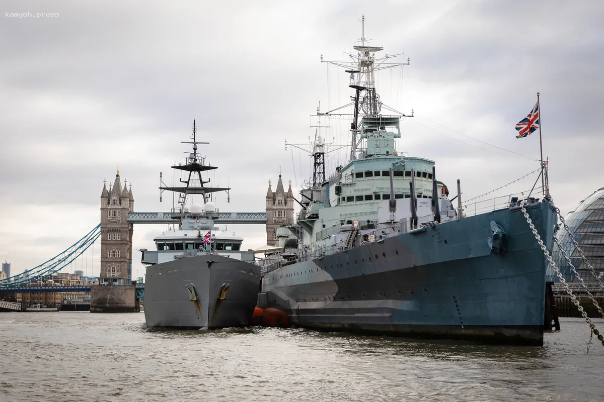 Express: британские военные планируют высаживаться на российские корабли