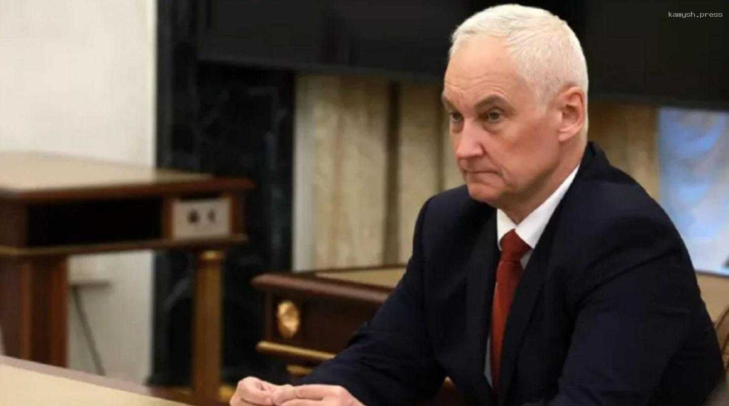 «Теперь при погонах». Белоусов впервые появился в форме на публике. Ему к лицу?