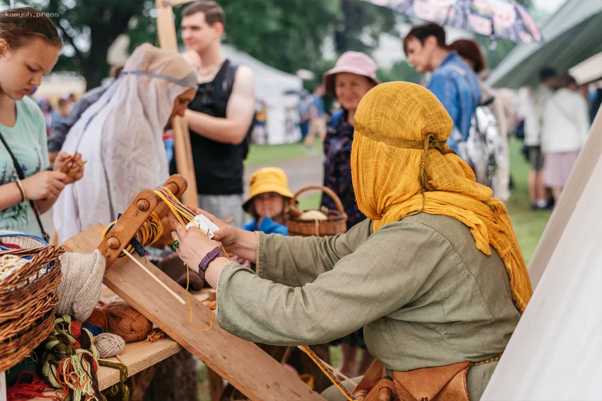 В Пскове на фестивале «Довмонт Псковский» откроют площадки для прекрасных дам