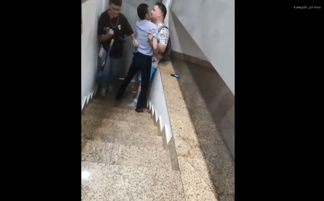 В Нижнем Новгороде в ТРК Индиго произошел конфликт охранников с подростками