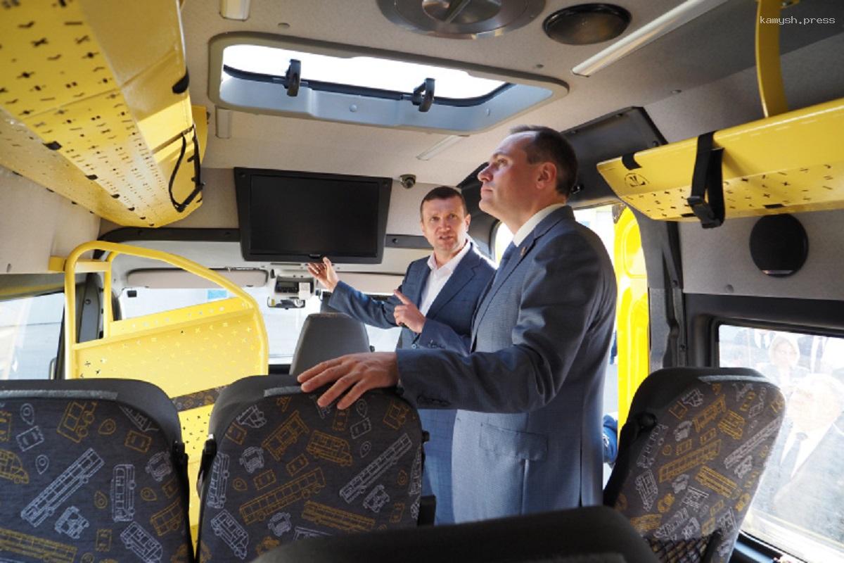 Артём Здунов осмотрел новую линейку спецтехники компании «Акросс»