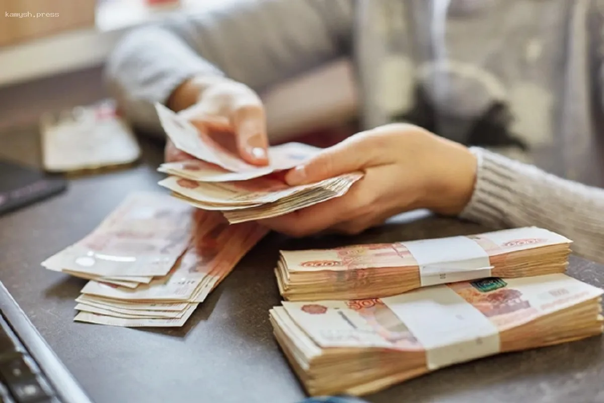 Бюджетникам Курганской области выплатят по 10 тысяч рублей на сборы детей к 1 сентября