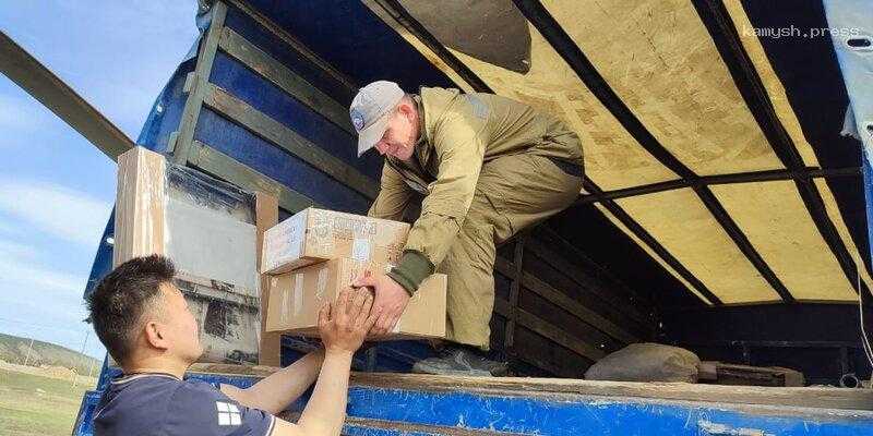 Из Якутска в пострадавший от паводка Олекминский район вертолетом отправлены 2 тонны гуманитарного груза